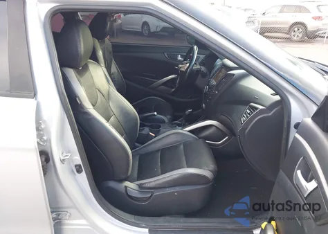 2016 Hyundai Veloster Turbo z USA, uszkodzony, nr VIN KMHTC6AE3GU289357